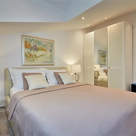 King Apartment